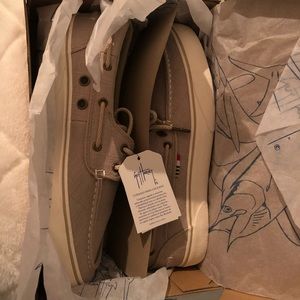 Brand new w/ tags in box Guy Harvey Women Sneakers